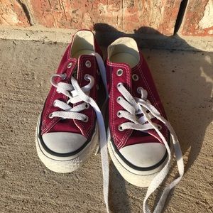 Maroon Kids unisex Converse